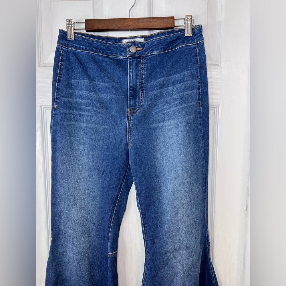Free People Just Float On Jericho Blue Bell Bottom Flared High Rise Jeans Size29 - Picture 4 of 15